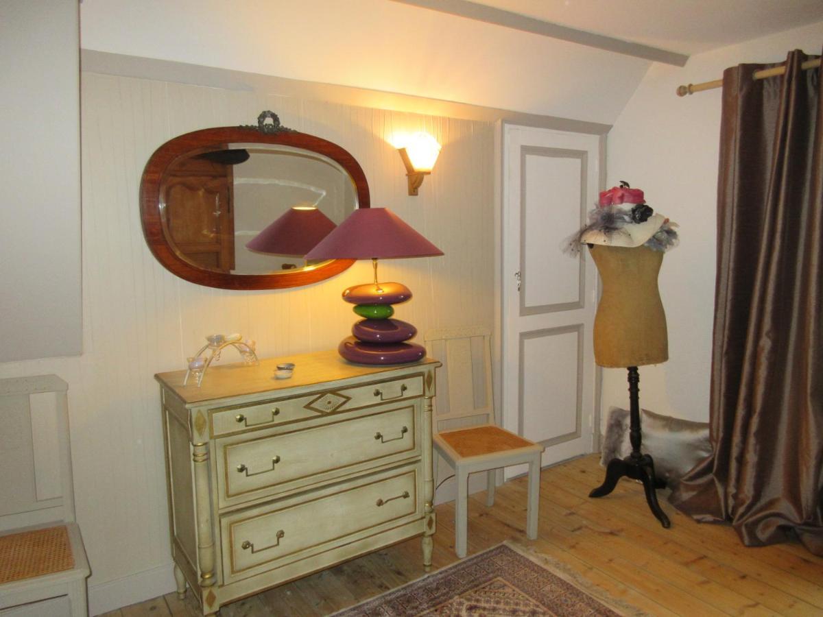 Le Manoir Sur La Roche, 74, Impasse Du Manoir, 71520 Navour Sur Grosne D121 Bed & Breakfast Clermain Exterior photo